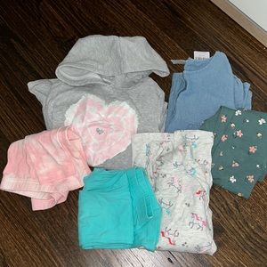 Like new! Bundle of 3 girls outfits with long sleeve tops and leggings Size 6-6x